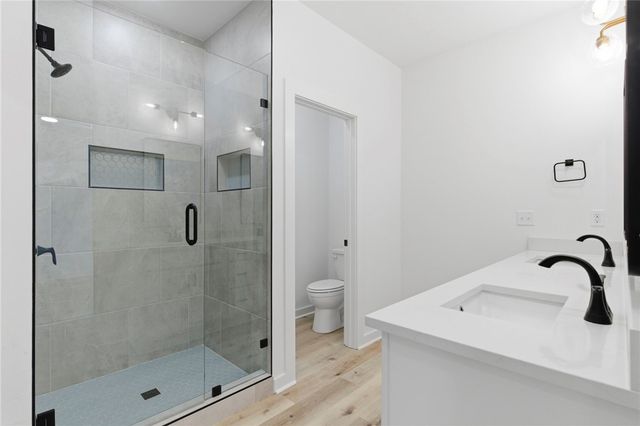 5 Kirkdouglas Lane, Bella Vista, AR 72715