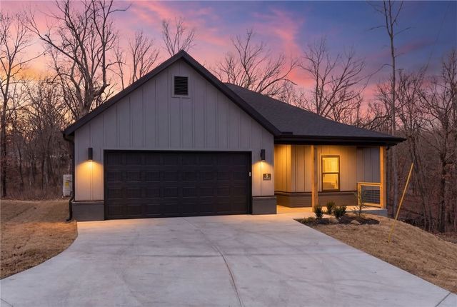 5 Kirkdouglas Lane, Bella Vista, AR 72715