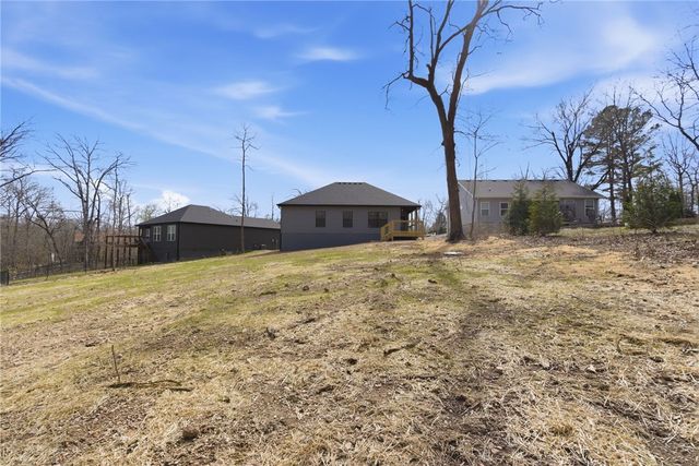 5 Kirkdouglas Lane, Bella Vista, AR 72715