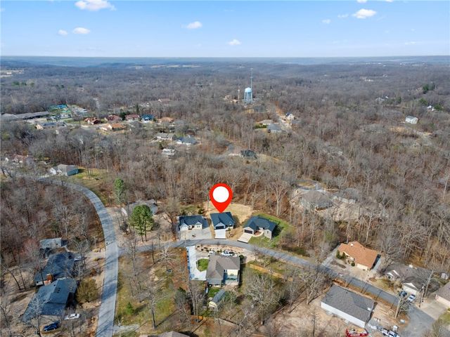 5 Kirkdouglas Lane, Bella Vista, AR 72715