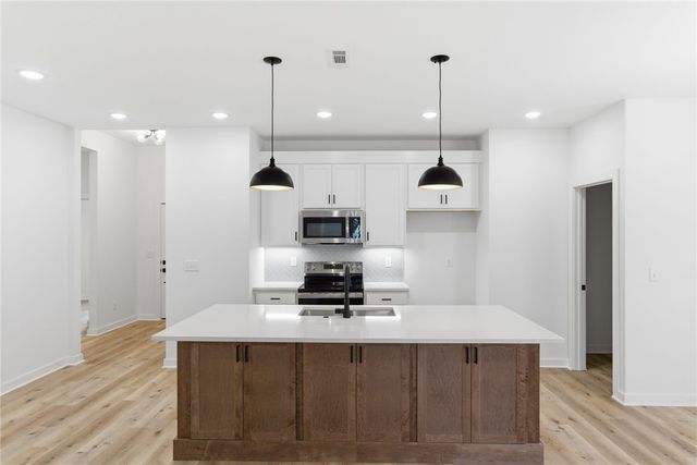 5 Kirkdouglas Lane, Bella Vista, AR 72715