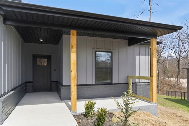 5 Kirkdouglas Lane, Bella Vista, AR 72715