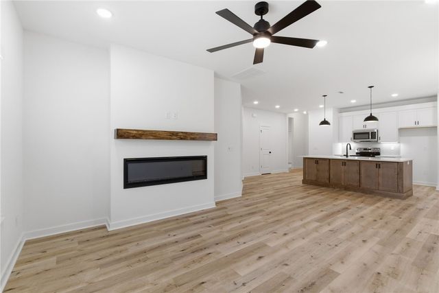 5 Kirkdouglas Lane, Bella Vista, AR 72715