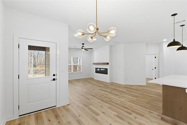 5 Kirkdouglas Lane, Bella Vista, AR 72715