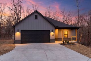 5 Kirkdouglas Lane, Bella Vista, AR 72715