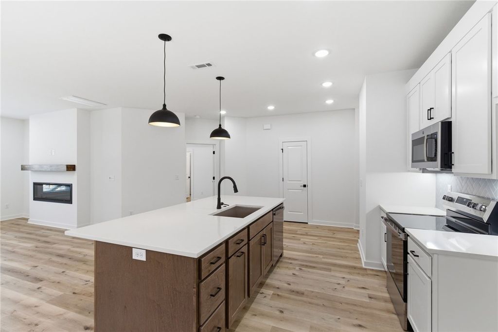 5 Kirkdouglas Lane, Bella Vista, AR 72715