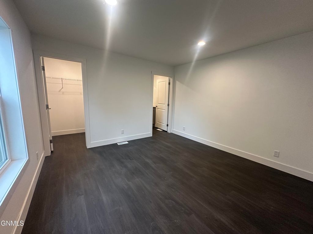 117 Countryside Lane, Mandan, ND 58554 photo 5