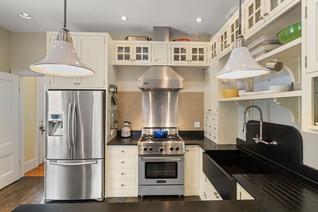 327 Franklin St, Newton, MA 02458