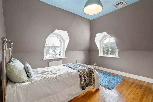 327 Franklin St, Newton, MA 02458