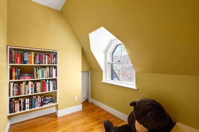 327 Franklin St, Newton, MA 02458