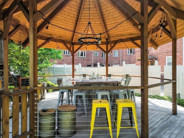 327 Franklin St, Newton, MA 02458