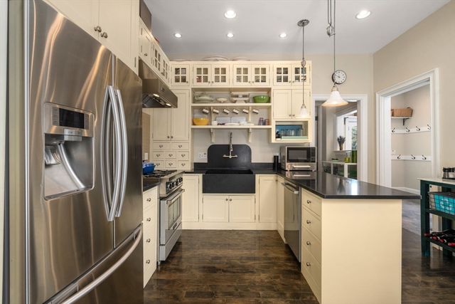 327 Franklin St, Newton, MA 02458