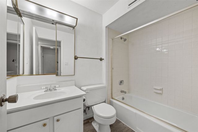 5712 Golden Court NE 60, Cedar Rapids, IA 52402