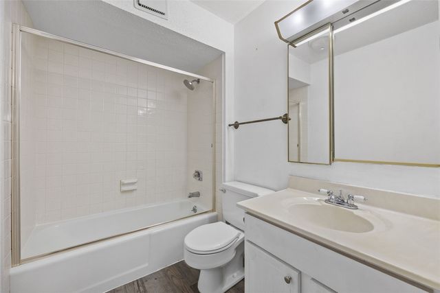 5712 Golden Court NE 60, Cedar Rapids, IA 52402