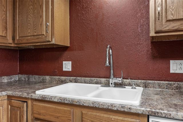 5712 Golden Court NE 60, Cedar Rapids, IA 52402