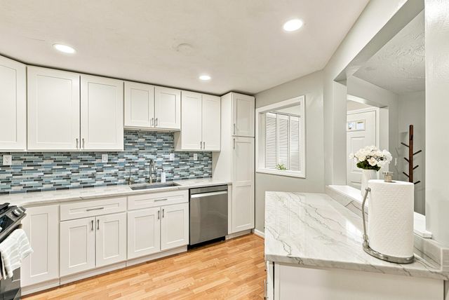 237 South St 26, Shrewsbury, MA 01545