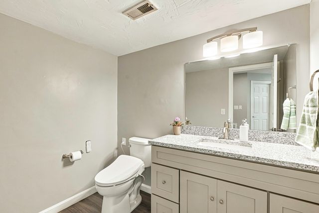 237 South St 26, Shrewsbury, MA 01545