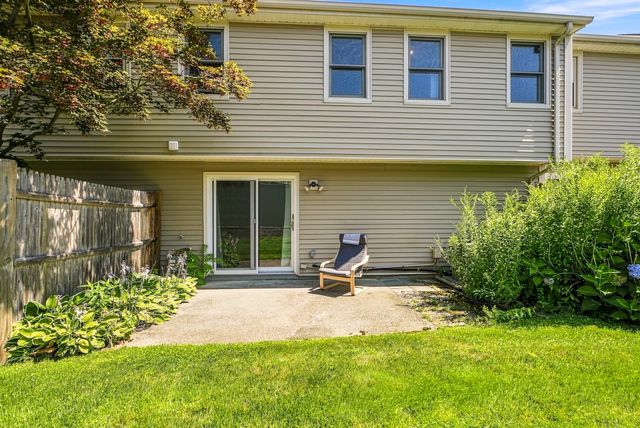 237 South St 26, Shrewsbury, MA 01545