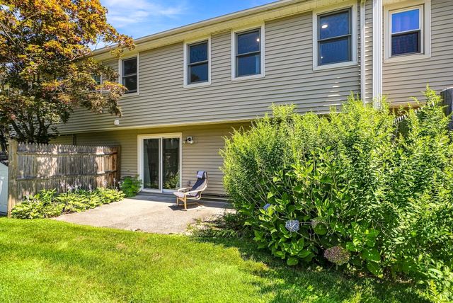 237 South St 26, Shrewsbury, MA 01545