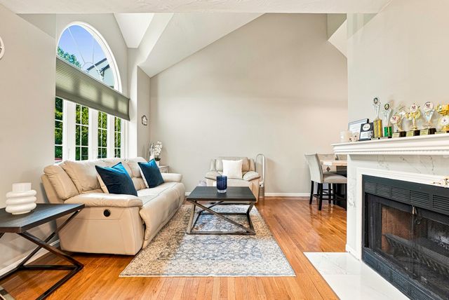 237 South St 26, Shrewsbury, MA 01545