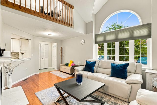 237 South St 26, Shrewsbury, MA 01545