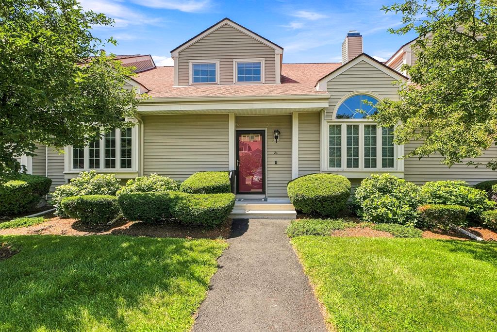 237 South St 26, Shrewsbury, MA 01545