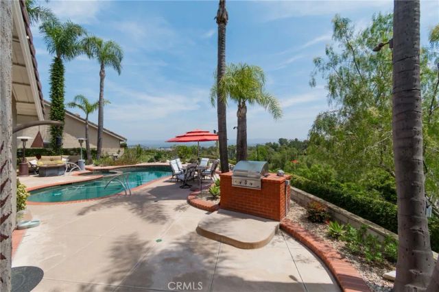 396 S Sleepy Meadow, Anaheim Hills, CA 92807