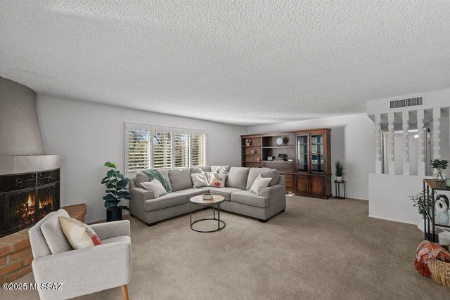 735 S La Huerta, Green Valley, AZ 85614