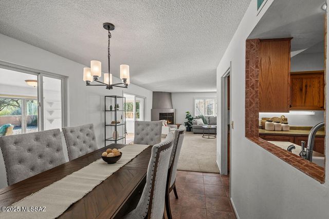 735 S La Huerta, Green Valley, AZ 85614