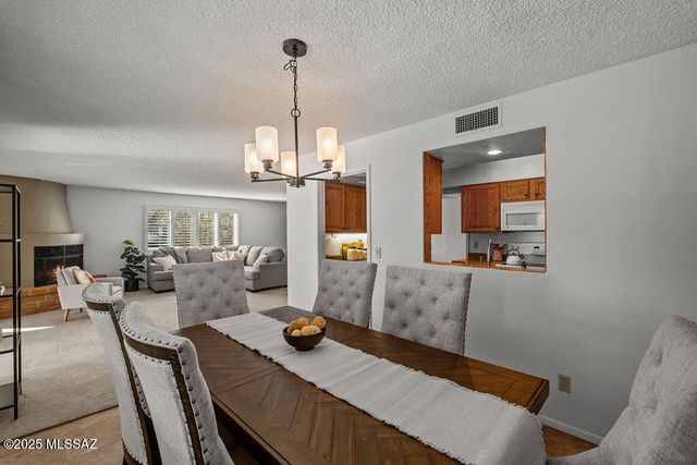 735 S La Huerta, Green Valley, AZ 85614