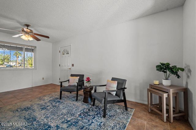 735 S La Huerta, Green Valley, AZ 85614