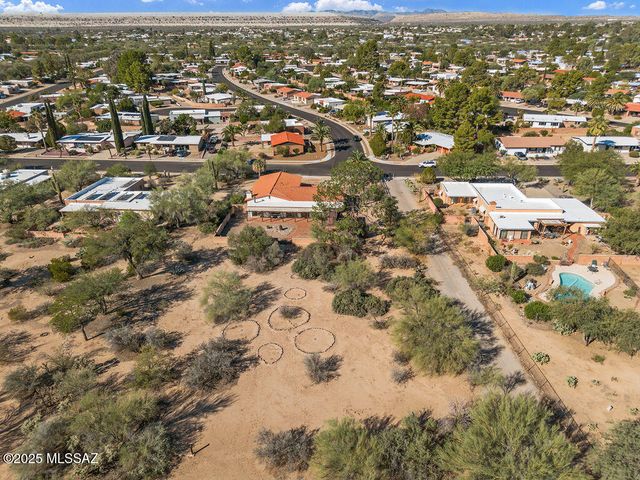 735 S La Huerta, Green Valley, AZ 85614