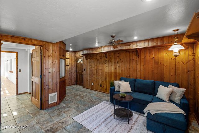 735 S La Huerta, Green Valley, AZ 85614