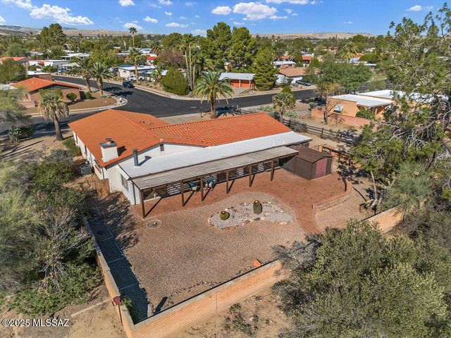 735 S La Huerta, Green Valley, AZ 85614