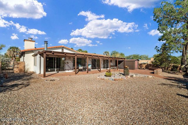 735 S La Huerta, Green Valley, AZ 85614