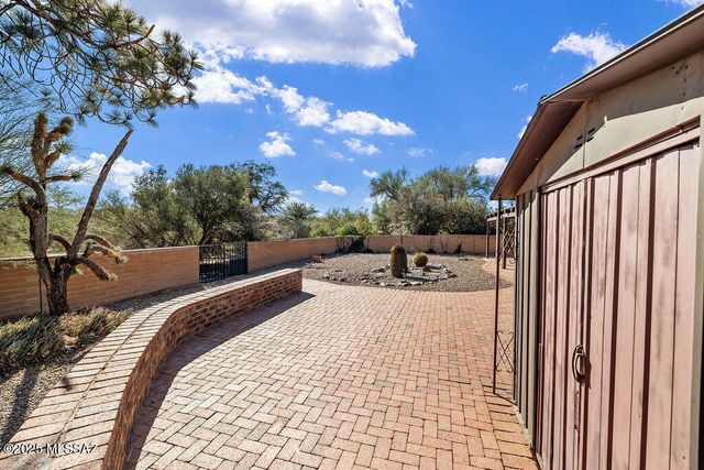 735 S La Huerta, Green Valley, AZ 85614