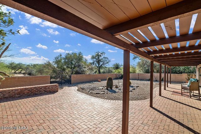 735 S La Huerta, Green Valley, AZ 85614