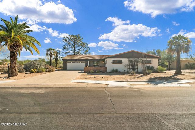735 S La Huerta, Green Valley, AZ 85614