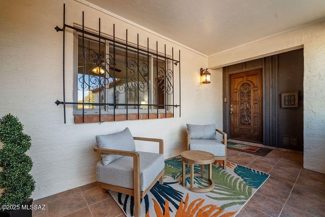 735 S La Huerta, Green Valley, AZ 85614