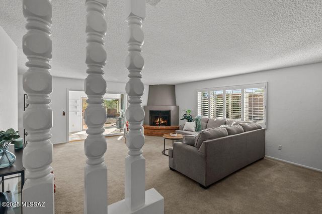 735 S La Huerta, Green Valley, AZ 85614