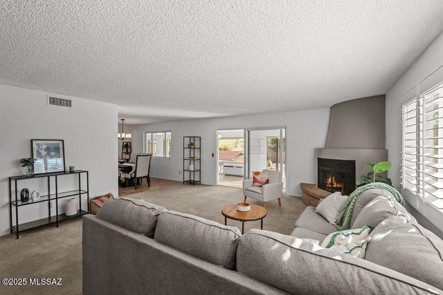 735 S La Huerta, Green Valley, AZ 85614