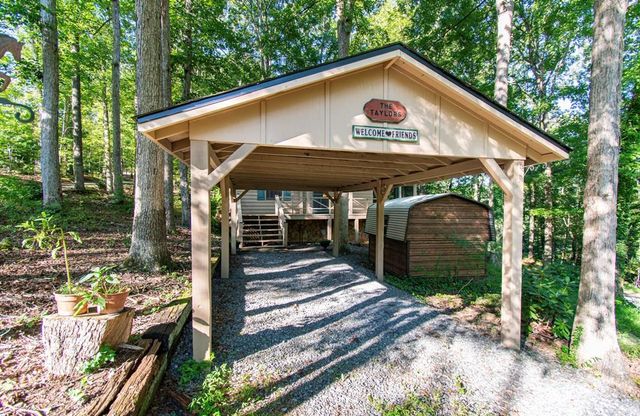 5 Tanglewood Lane, Blue Ridge, GA 30513