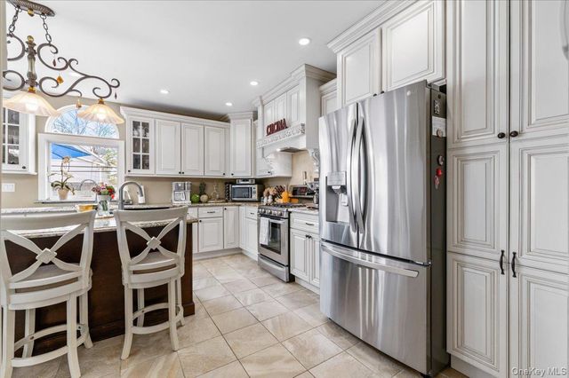 17428 Pidgeon Meadow Road, Fresh Meadows, NY 11365