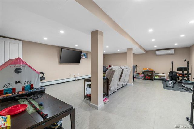 17428 Pidgeon Meadow Road, Fresh Meadows, NY 11365