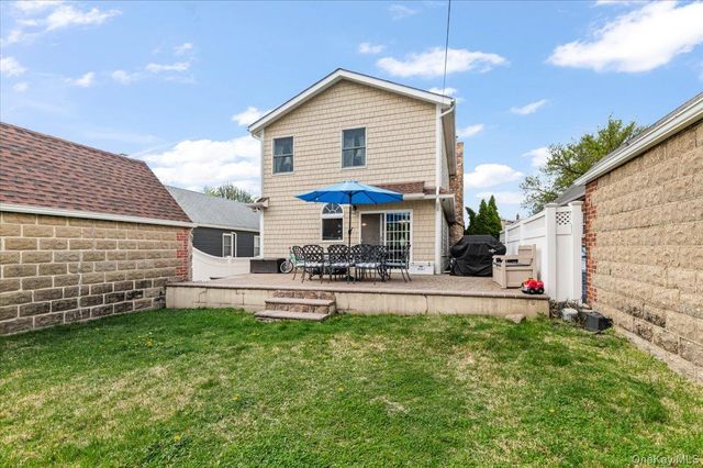 17428 Pidgeon Meadow Road, Fresh Meadows, NY 11365