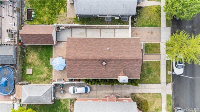 17428 Pidgeon Meadow Road, Fresh Meadows, NY 11365
