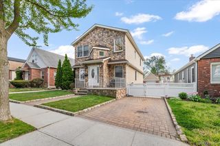 17428 Pidgeon Meadow Road, Fresh Meadows, NY 11365