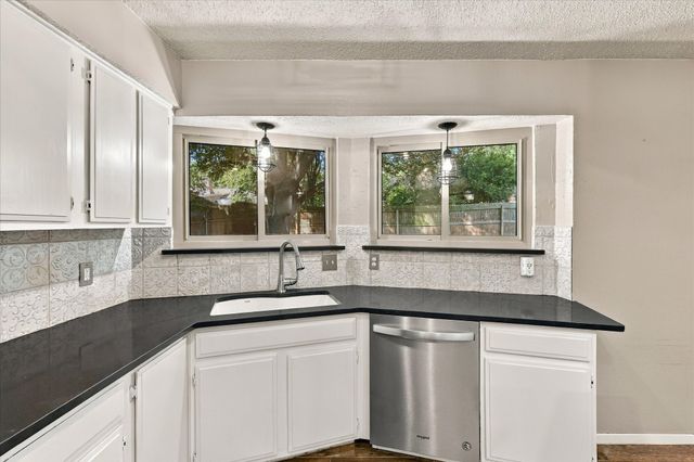 2840 Southridge Drive, Grapevine, TX 76051