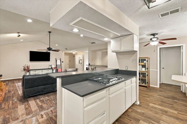 2840 Southridge Drive, Grapevine, TX 76051