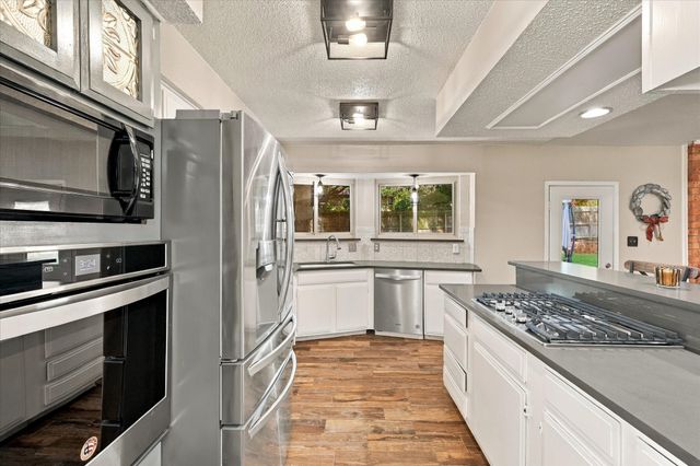 2840 Southridge Drive, Grapevine, TX 76051